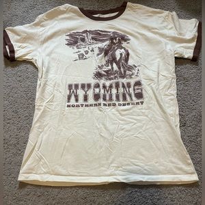 Hollister Wyoming womens tee shirt